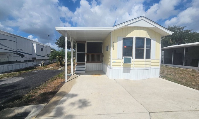 Sebring House | Fantastic Park Model with AC in charming Sebring