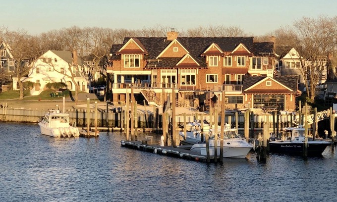 Belmar House | Fantastic Riverfront-bring your boat, jet ski and sunscreen!