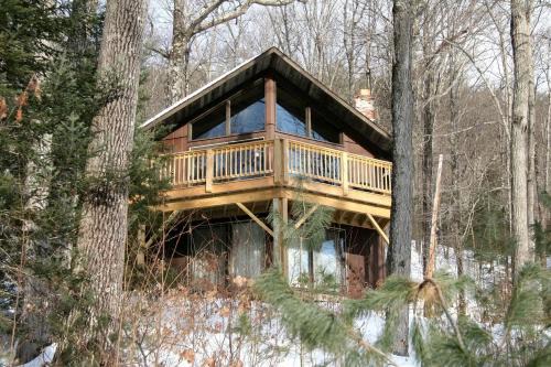 Wevertown House | Fantastic Secluded Cabin with Nice Sights in North Creek, New York