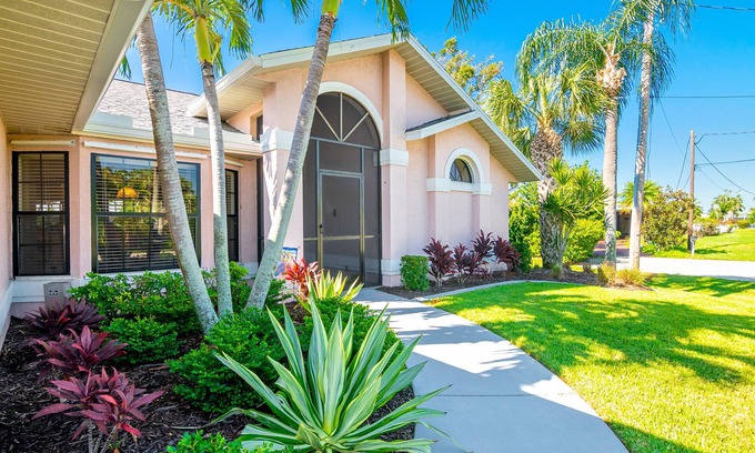 Yacht Club House | Fantastic south-facing, central, peaceful and only a few minutes from the river