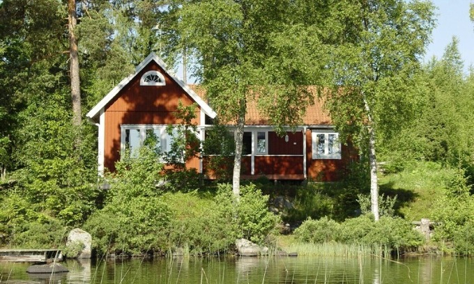 Vaxjo Municipality House | Fantastic Swedish house with secluded location on lake property (only 10m to the lake)