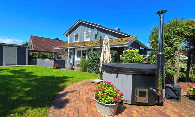 Blekendorf House | Fantastic vacation home Lille Hus for up to 12 people and 5 dogs
