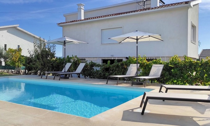 Alijo Villa | Fantastic vacation home with pool in the village of Alijó, in the heart of the Douro Valley