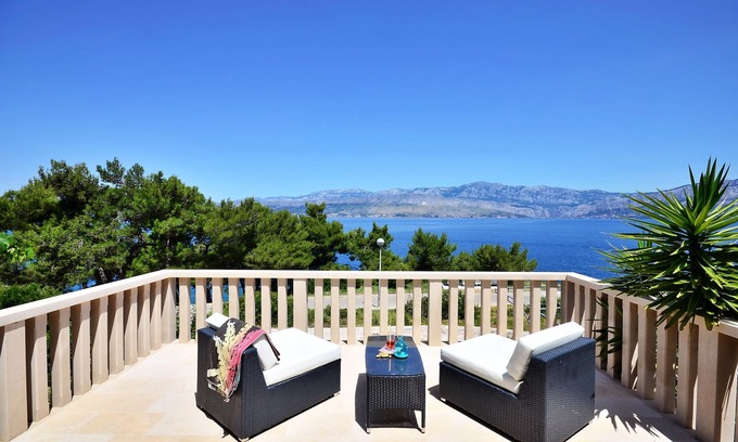 Postira Apartment | Fantastic view, right by the sea, pets welcome