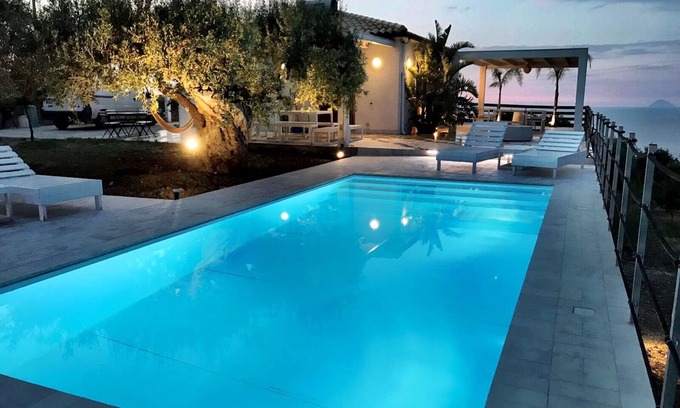 Finale Villa | Fantastic villa by the sea, in the mountains, with private pool, near Cefalu '