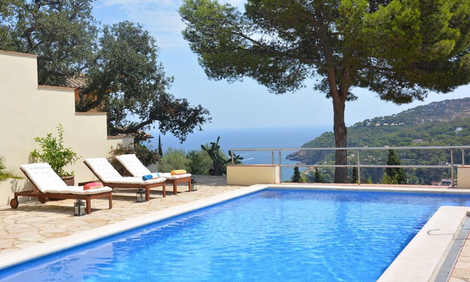 Sa Riera Villa | Fantastic Villa, Stunning Sea Views, 5 mins walk to beach, shops & restaurants