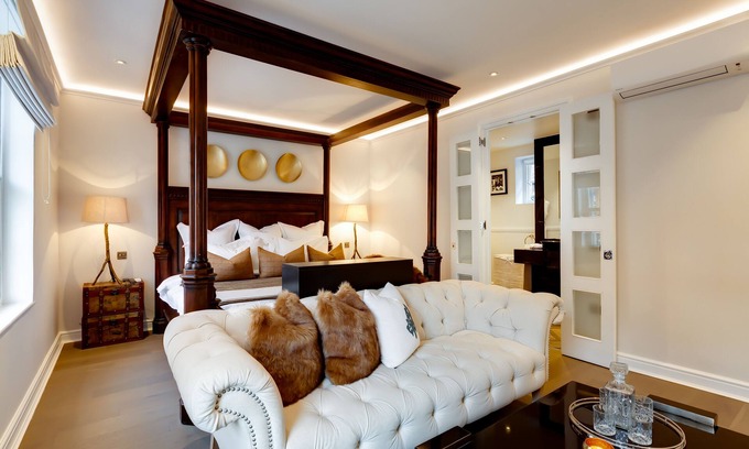 Chelsea House | Fantastic wide home in the heart of Chelsea