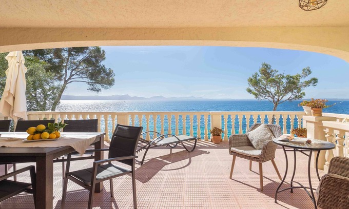 Alcanada Villa | Far Alcanada. Spectacular villa facing the sea in Alcanada