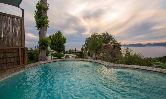 Uzunyurt House | Faralya Yoruk Evi Suite