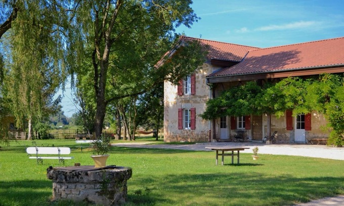 Mezeriat House | Farm B. AIP