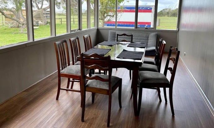 North Wonthaggi House | Farm experience with animal