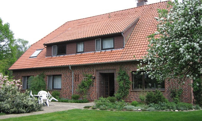 Schneverdingen Apartment | Farm guesthouse in the Lüneburg Heath, located at the NSG, dog by arrangement
