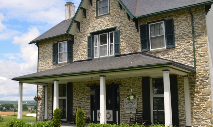 Gap Other | Farm house at Amish country