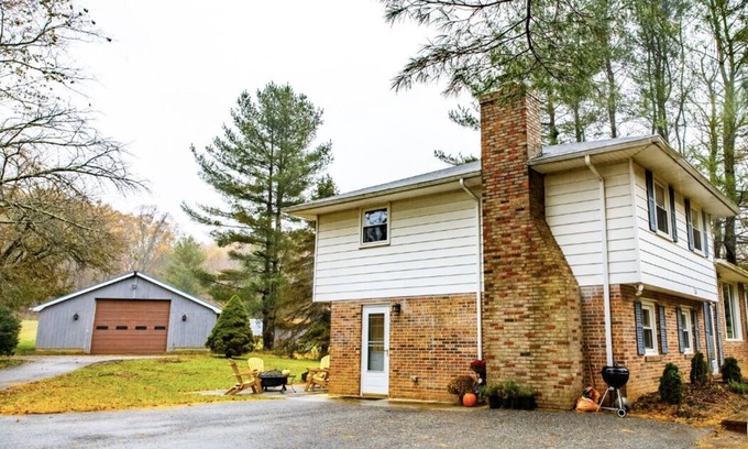 Baldwin House | Farm House Gateway!