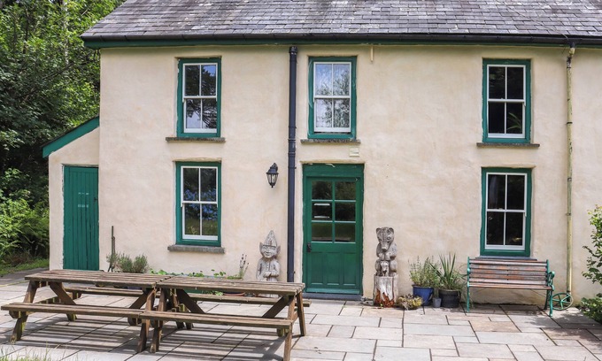 Llanybydder Cottage | Farm House - UK50262