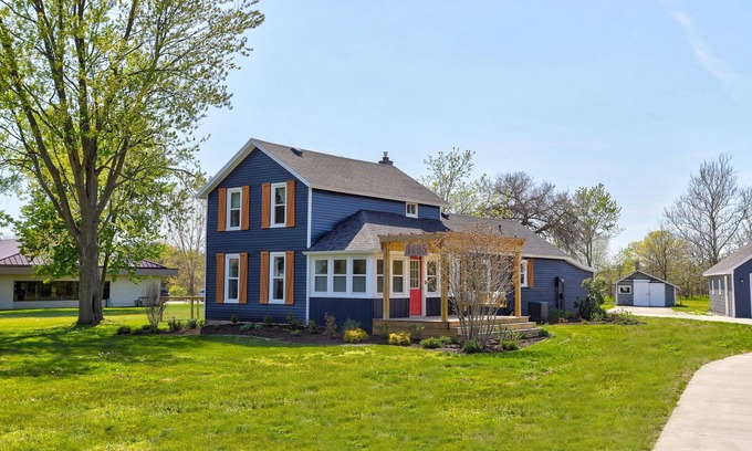 Hudsonville House | Farm House