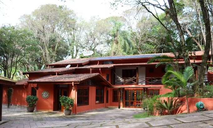Jundiai House | Farm overlooking a private forest