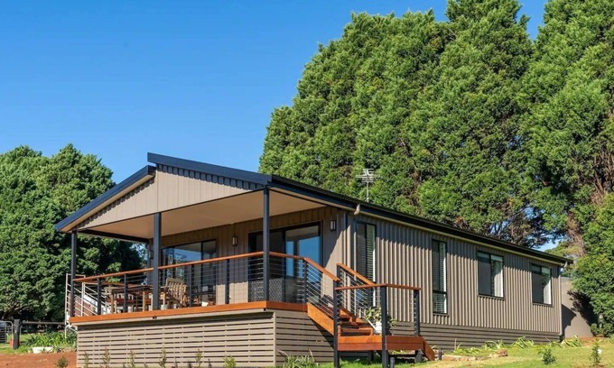 Foxground House | Farm "The Stockyards " 3 Bed Views Foxground.