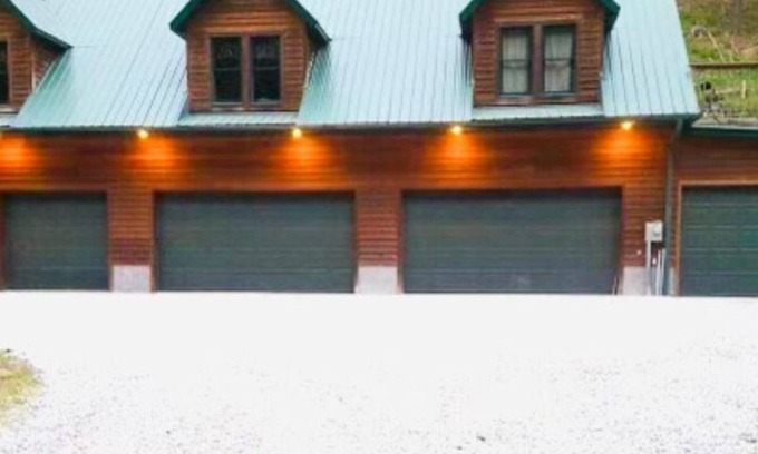 Yawkey Apartment | Farmhouse Apartment near Ivy Branch Trails