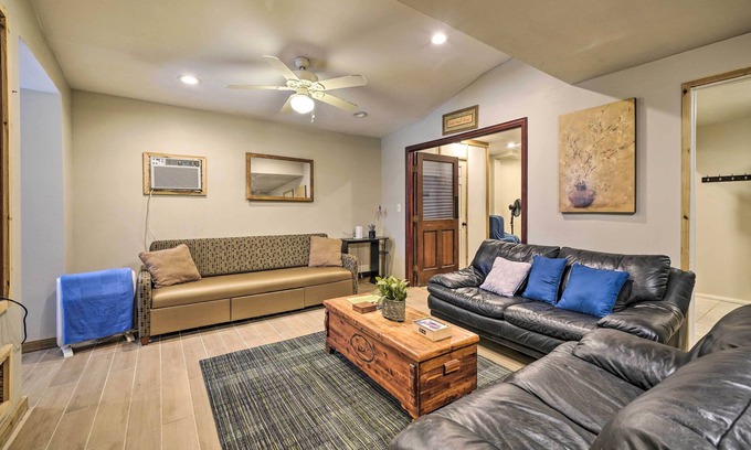 Tower Heights Apartment | Farmhouse Apt on Route 66 - 12 Miles to Downtown
