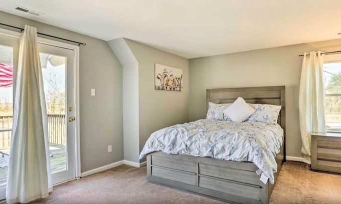 Sewell Apartment | Farmhouse apt that's another home away from home near Philadelphia!