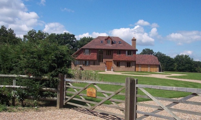 Abbess Roding Other | Farmhouse beautiful location rural yet easy access London sleeps up to 24