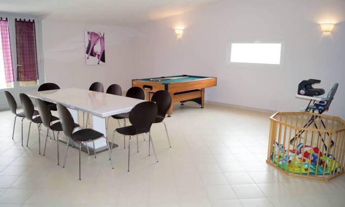 Beauvoir-de-Marc Villa | Farmhouse cottage - 240m2 - billiards - fussball