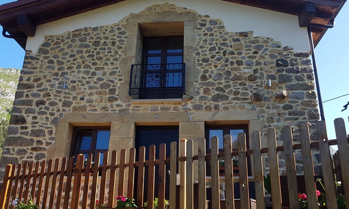 Prado Apartment | Farmhouse