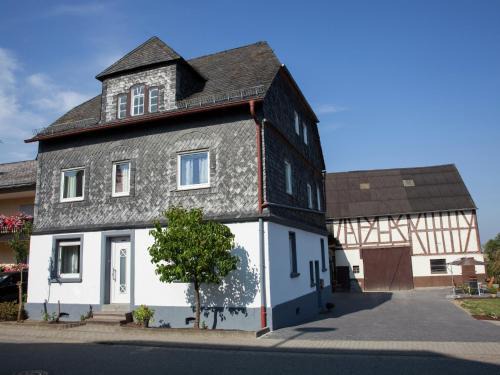 Haserich House | Farmhouse Escape in Haserich