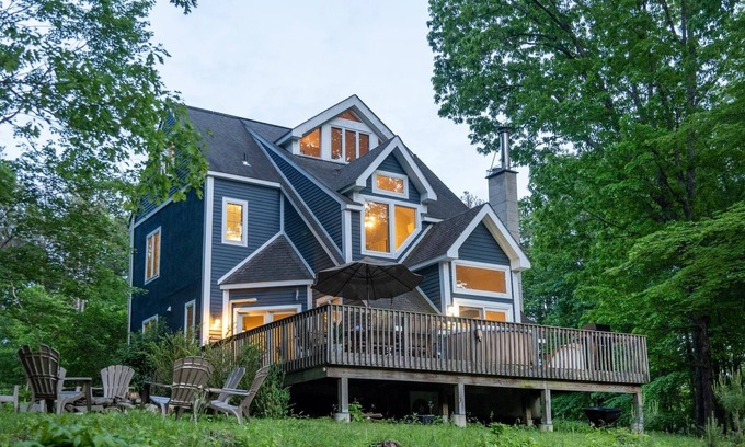 New Paltz Other | Farmhouse Escape with Stunning View 90 min from NYC