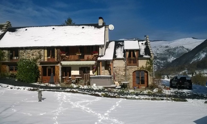 Campan Cottage | Farmhouse Gite In Beautiful Mountain Location, Heated Pool & Hot Tub.