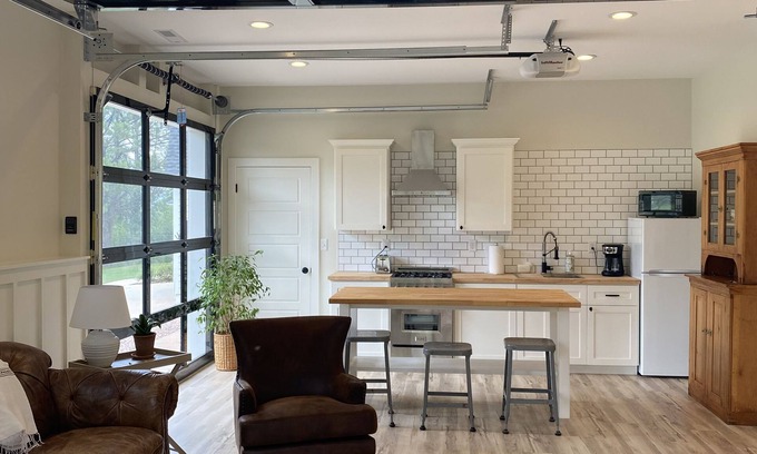 Rapid City House | Farmhouse Guesthouse