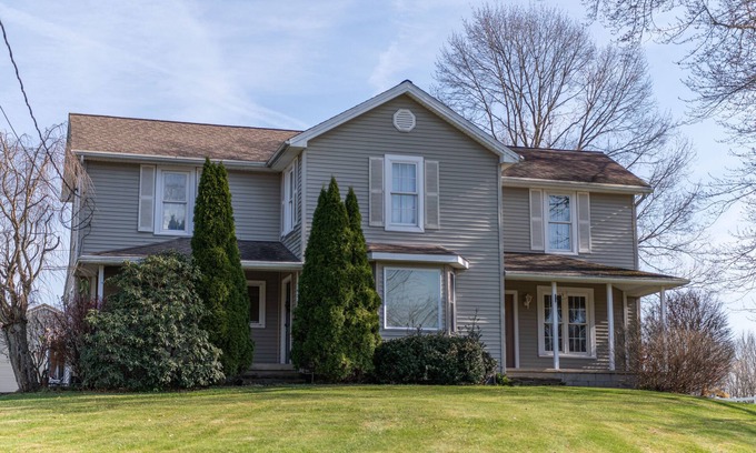 Fowler House | Farmhouse, hot tub, sleeps 12