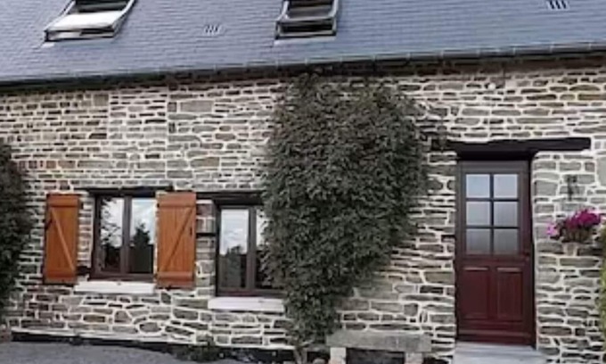Pierres House | Farmhouse In Idyllic Countryside With Indoor Pool 2