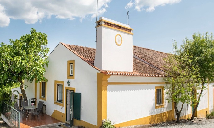 Montemor-o-Novo Other | Farmhouse in Montemor by Forest & Lake
