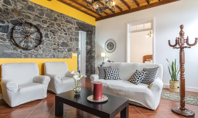 Nordeste House | Farmhouse (Mountain View)