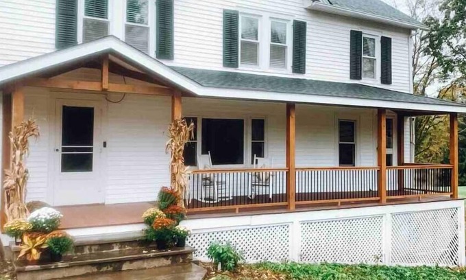 Highland House | Farmhouse Near New Paltz & Walkway Over Hudson