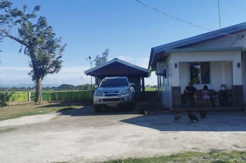 Gapan City Apartment | Farmhouse Perfect for relaxing and grounding