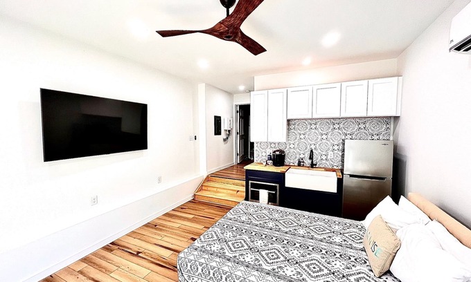 San Mateo Other | Farmhouse Retreat Near St John’s River!