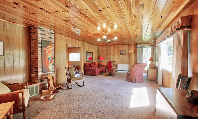 Careywood House | Farmhouse W/Sheep, Llamas & donkey on the property. Spacious W/game room!