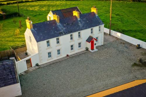Loughinisland House | Farmhouse with Hot tub Sleeps7