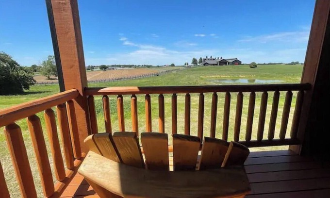 Harrodsburg Villa | Farmview Villa on Bourbon Trail with HOT TUB-2