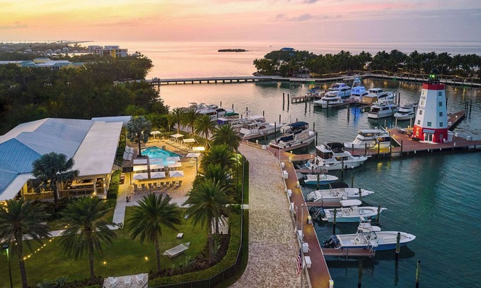 Marathon Resort | Faro Blanco Resort & Yacht Club Marathon, Curio by Hilton