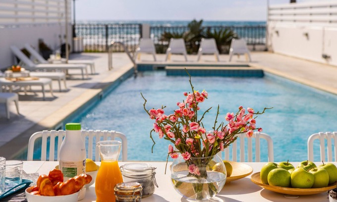 Pervolia Villa | Faros Beachfront Villa Larnaca