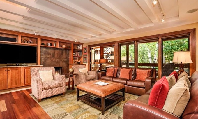 Aspen House | Fasching Haus Unit 10, Condo w/Private Deck, Great Views, 2 Blocks to Downtown Aspen