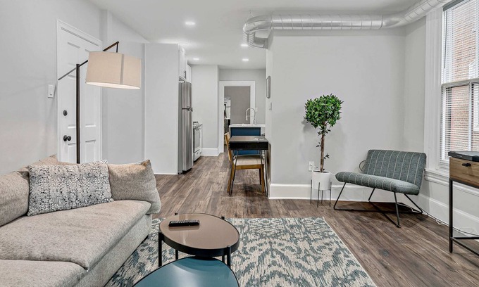 Downtown Harrisburg Apartment | Fashionable 2BR in Downtown Location w/ Work Area