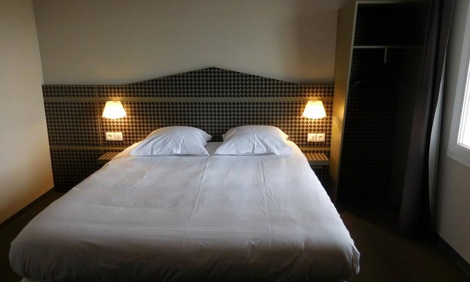 Montmarault Hotel | FastHotel Montmarault - Auberge du Grand Champ