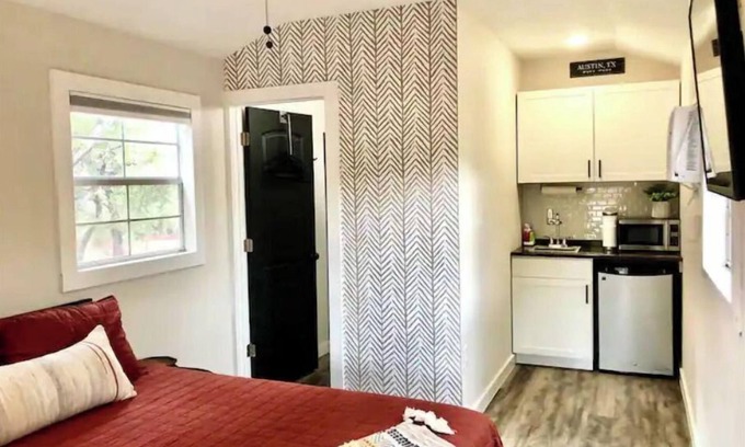 Austin Cabin | "Fawn" cabin in 2 acre boutique resort with pool!
