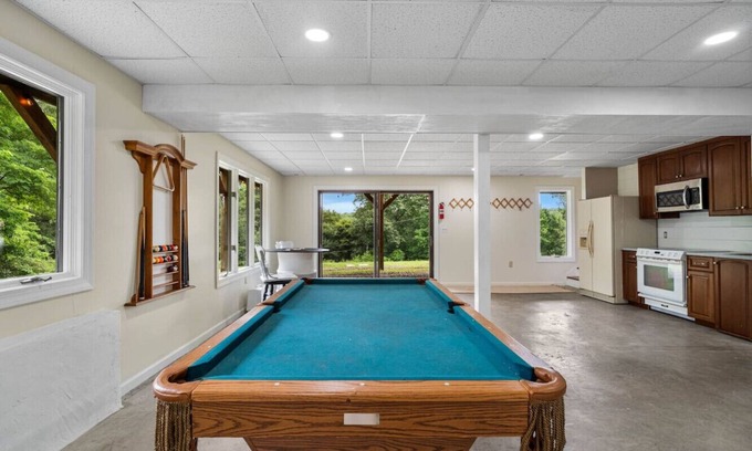 Brush Valley Cabin | Fawn Hollow Retreat*King bed*game room*BBQ