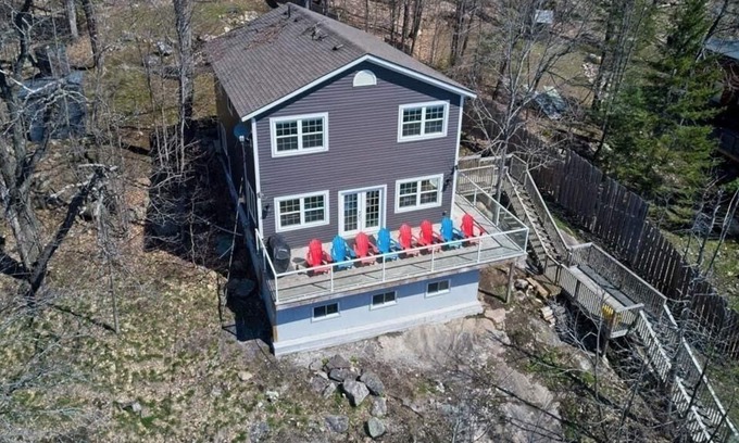 Huntsville Cottage | Fawn Ridge Cottage: Lovely Muskoka Hillside Escape